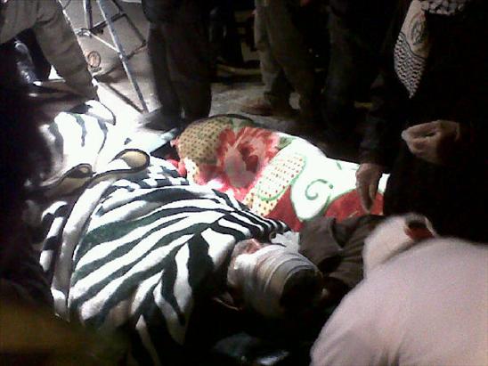 6.1.2010 Viva Diserang x2_7b6648 Peserta Konvoi bantuan kemanusiaan internasional Viva Palestina diserang polisi Mesir (foto: tweetphoto.com)