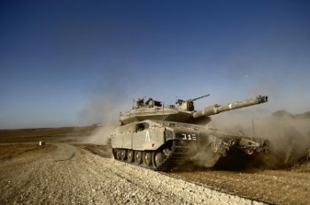 22.02.2010 Gaza pal tele tank Serangan Militer Israel Ke Bait Lahiya, Gaza (foto: pal telegraph)