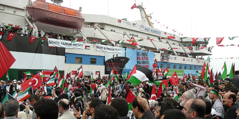 Aktivis-kemanusiaan-dari-puluhan-negara-yang-bersiap-menuju-Gaza Ribuan orang ikut berkumpul untuk melepas Kafilah Freedom Flotilla. Foto: Sahabatalaqsha.com & Hidayatullah.com