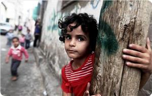 Seorang anak pengungsi Palestina di kamp Yarmouk, Damaskus. foto: PIC