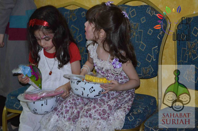 Calon-calon bidadari dunia dan Syurga.  foto: Sahabat Suriah/HALUAN/Al-Sarraa