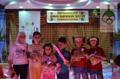 Alhamdulillah puasanya penuh sebulan. Semoga pahalanya juga penuh se-Syurga.  foto: Sahabat Suriah/HALUAN/Al-Sarraa