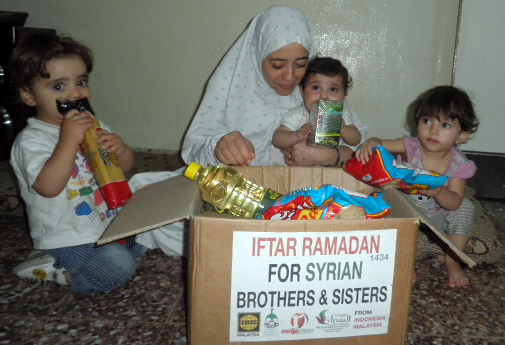 Terima kasih saudara-saudara di Indonesia dan Malaysia, jangan lupa doakan almarhum ayah kami. foto: Sahabat Suriah/Sahabat Al-Aqsha/Radio Rodja/HALUAN/Al-Sarraa