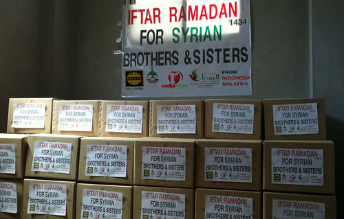 Ini di kota Hama, salah satu kawasan yang paling hancur di tahun 1982 dan sekali sejak 2011 sampai sekarang. Semoga Allah tolong. foto: Sahabat Suriah/Sahabat Al-Aqsha/Radio Rodja/HALUAN/Al-Sarraa