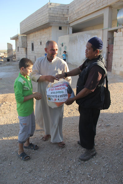 Manusia mungkin bisa lupa mencatatnya, tapi catatan Allah Maha Sempurna. foto: Sahabat Suriah/Sahabat Al-Aqsha/Radio Rodja/HALUAN/Al-Sarraa