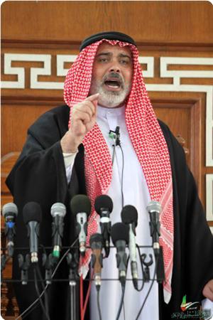 Arsip foto: PM Palestina Ismail Haniyah menyampaikan khutbah Jum'at.