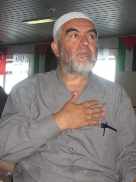 Syeikh Raid Salah saat beri taushiyah di kapal Mavi Marmara Mei 2010, beberapa hari sebelum diserang angkatan laut zionis 'Israel'. Foto: Sahabat Al-Aqsha