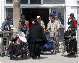 Pasien-pasien parah yang perlu berobat ke luar Gaza dilarang keluar oleh Mesir. foto: PIC