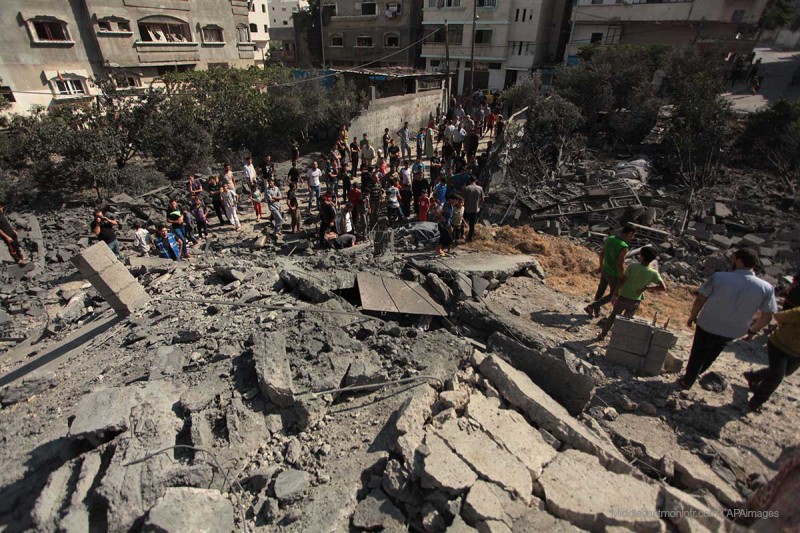 Rumah-rumah di Jalur Gaza yang dihancurkan bom dari pesawat tanpa awak penjajah zionis. Foto: Middle East Monitor