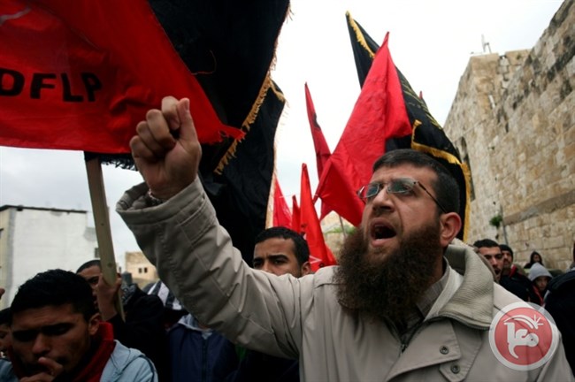 Khader Adnan saat melakukan aksi protes di desa Araba, utara Tepi Barat pada tahun 2013. Foto: AFP/File Saif Dahlah