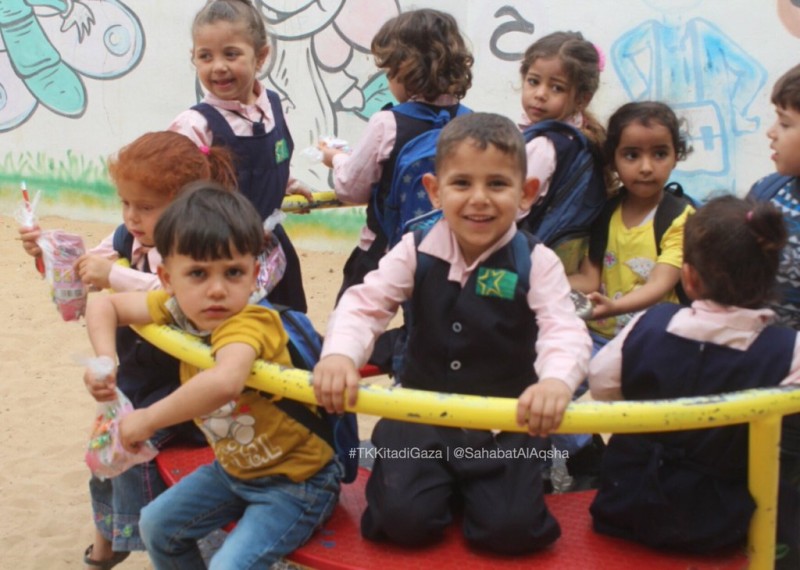 Sahabat sekalian, ada salam dari anak-anak kita di TKBQ Gaza.