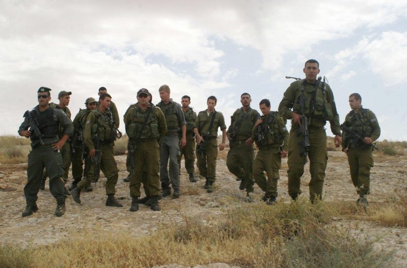 Serdadu Zionis. Foto: Najeh Hashlamoun/APA Images