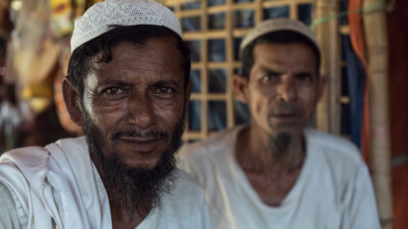 Nural Amin (kiri), 59 and Sayad Ahmad (kanan), 55 [Sorin Furcoi/Al Jazeera]