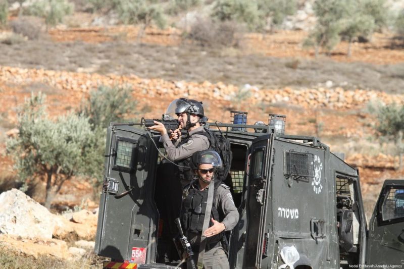 Serdadu Zionis. Foto: Nedal Eshtayah/Anadolu Agency