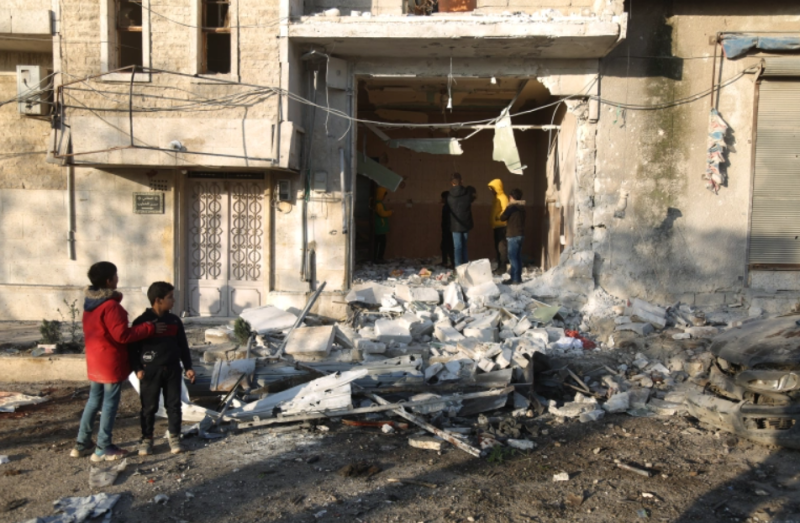 Lima warga sipil tewas akibat serangan rudal di pusat Kota Azaz, Suriah, Selasa (22/11/2022). Kota Azaz merupakan tempat perlindungan bagi warga yang menyelamatkan diri dari berbagai wilayah Suriah. Foto: Ali Haj Suleiman/Al Jazeera 